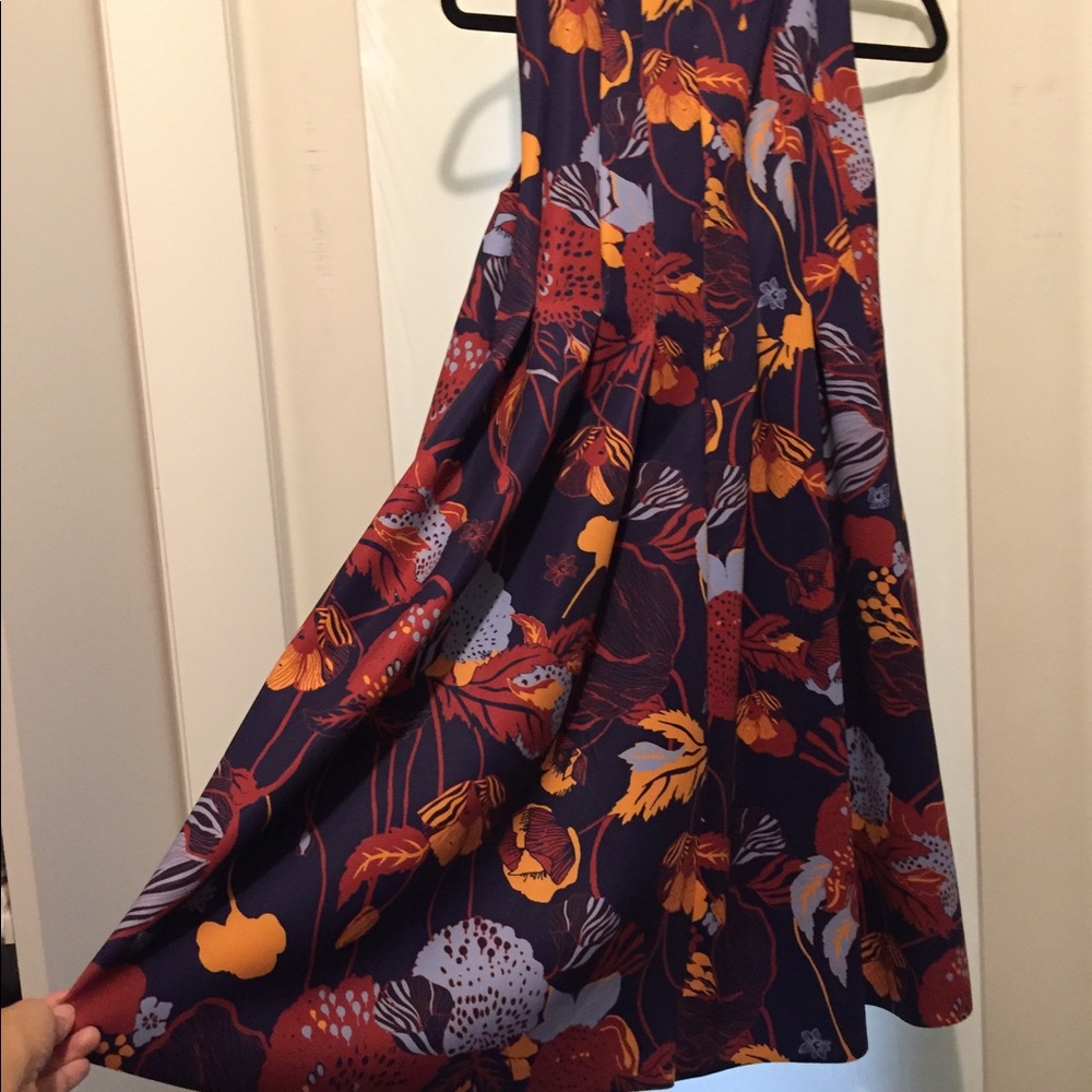 H&M floral flared pleated dress size 4 - NWOT